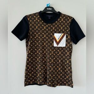 Like New Womens Authentic LV t shirt Louis Vuitton